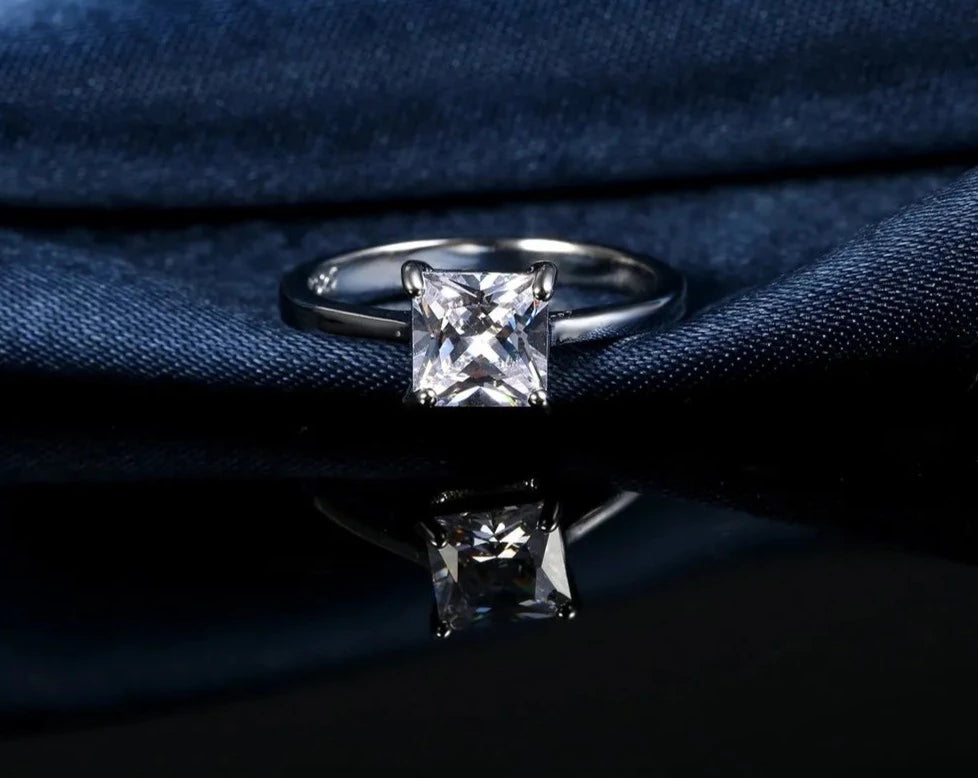 Bague de mariage diamant central