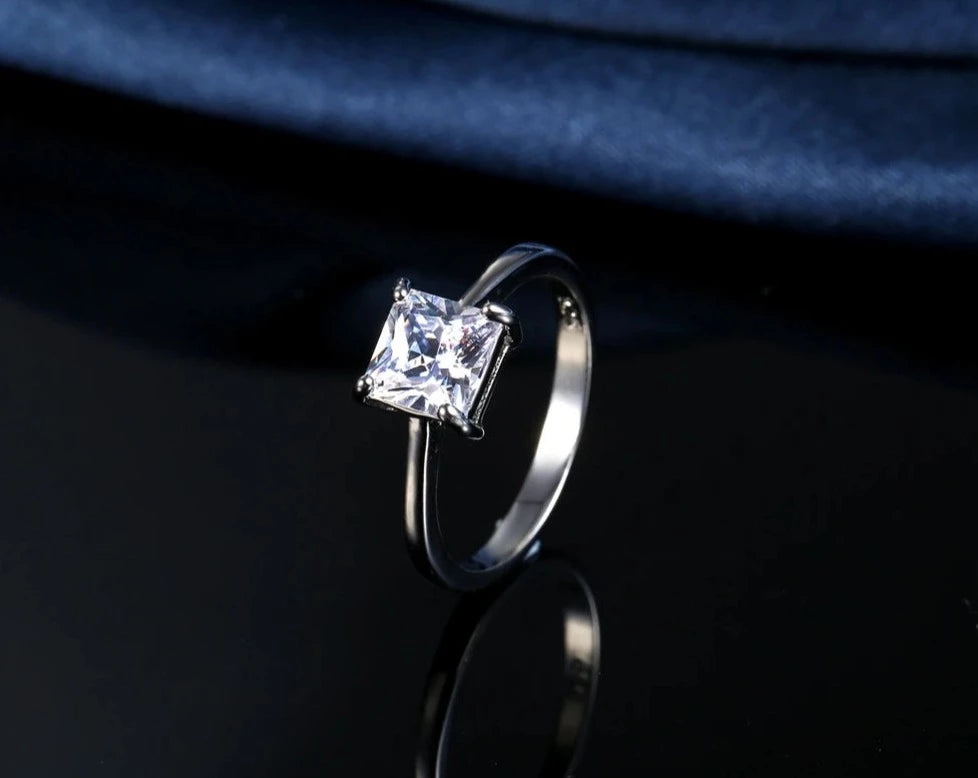 Bague de mariage diamant central