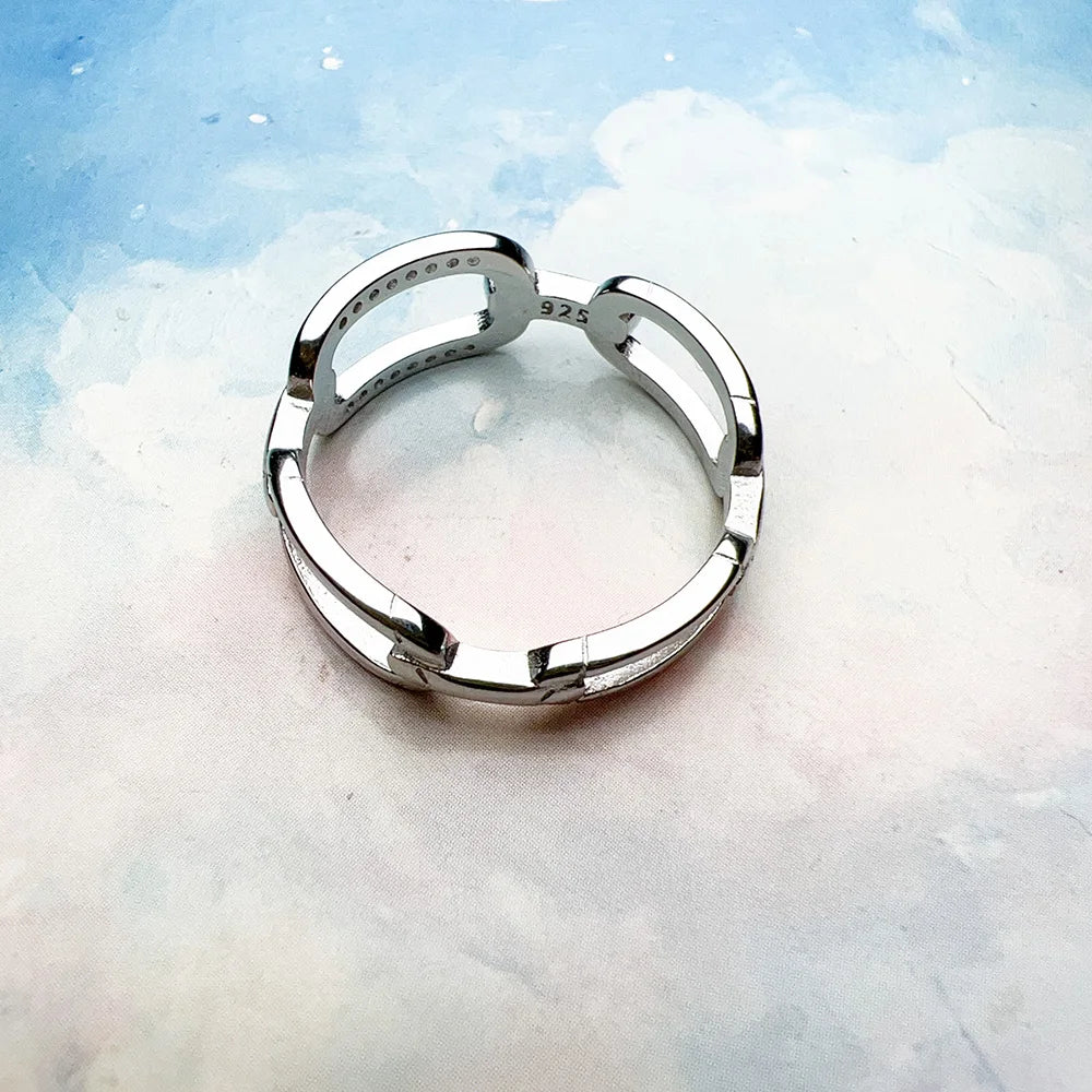 Découvrez la Bague en Argent Sterling 925 - Design Link Élégant