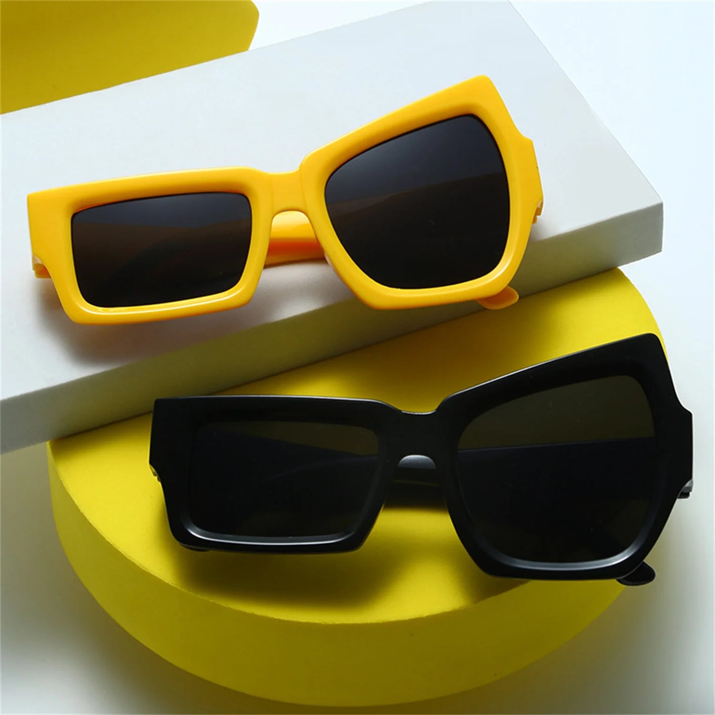 Lunettes de Soleil Carrées Asymétriques