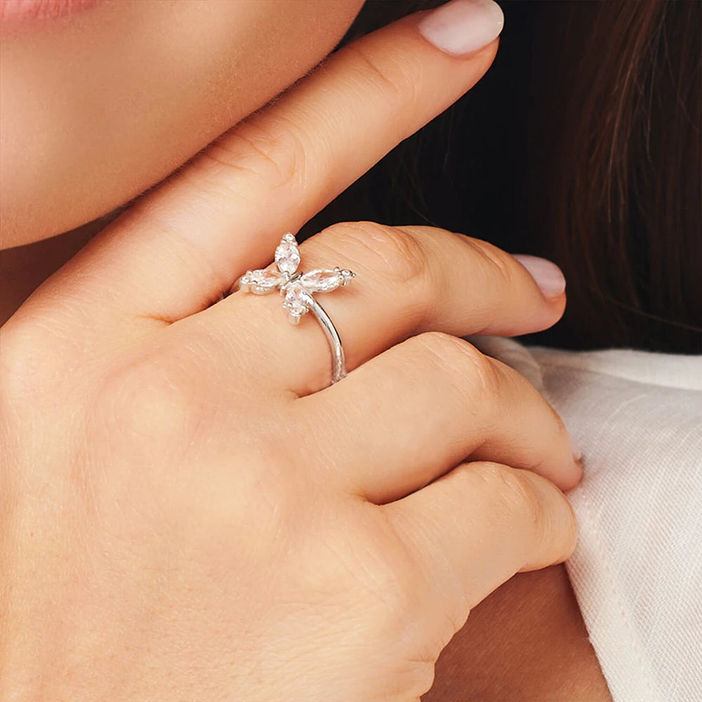 Bague Papillon Heureux Pierres Blanches Europe Bijoux Raffinés pour Femmes Été Cadeau Romantique en Argent Sterling 925