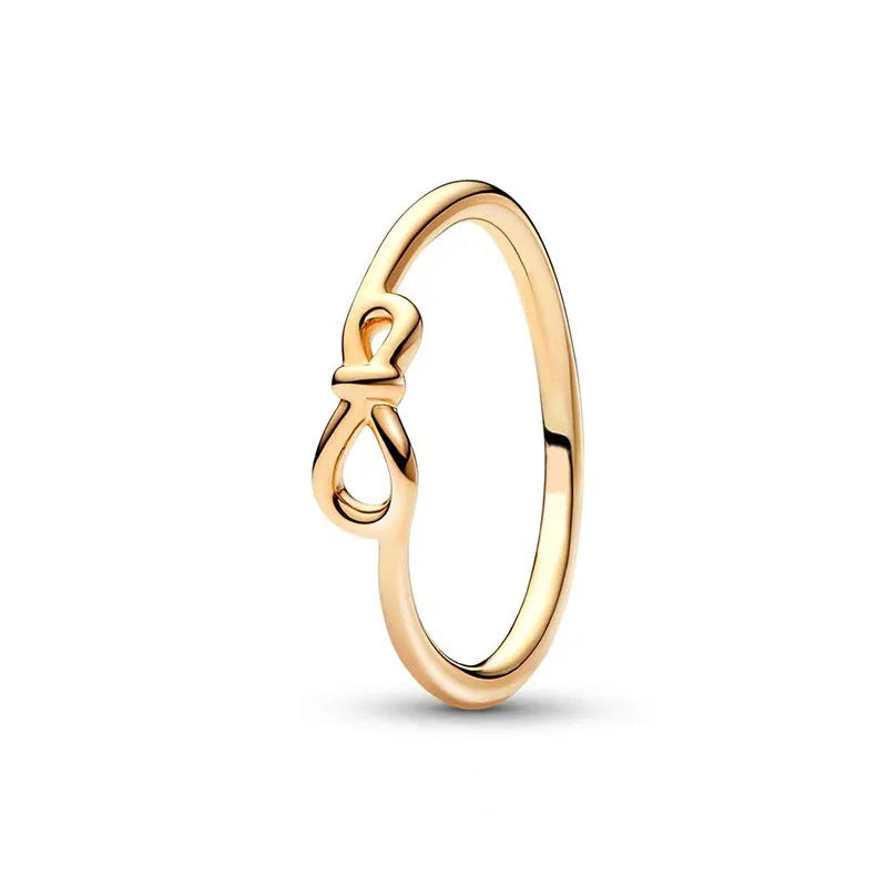 Anello con nodo in corda infinita