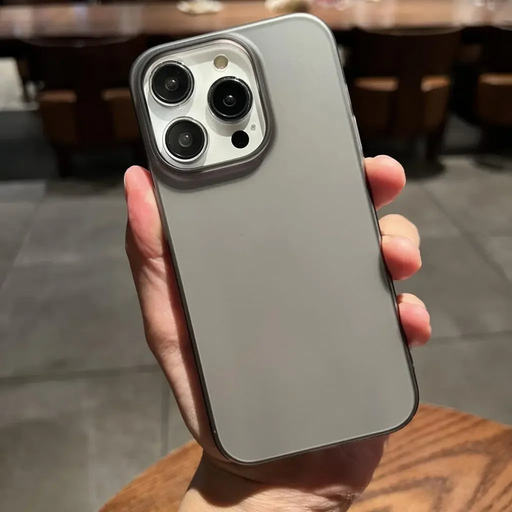 oque Translucide Ultra-Mince en PC Mat pour iPhone - Protection Légère et Élégante