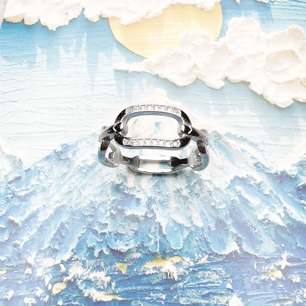 Découvrez la Bague en Argent Sterling 925 - Design Link Élégant