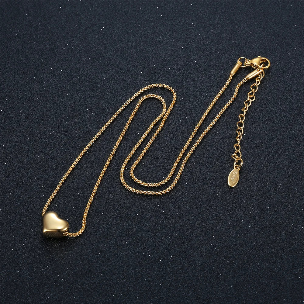 Cor Aureum: Collier Pendentif en Or 18K Plaqué avec Cœur d'Amour