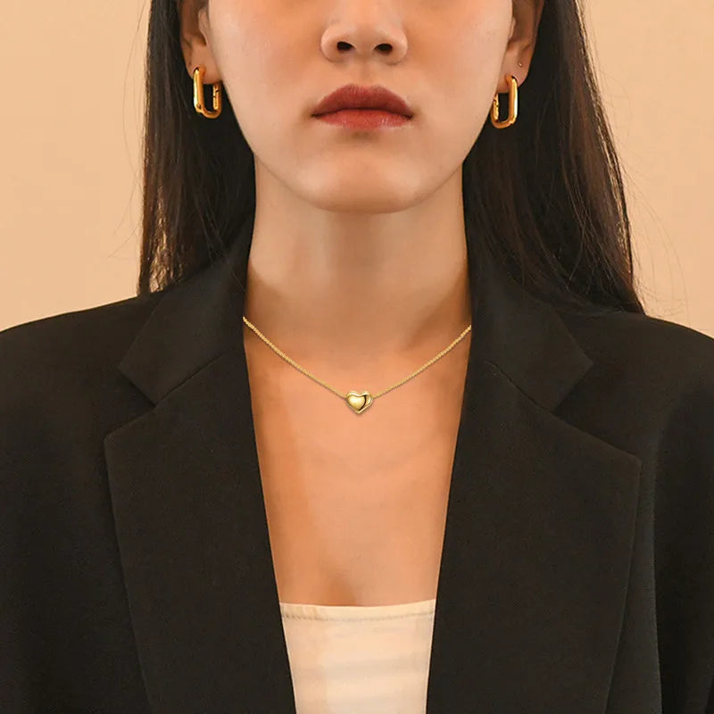 Cor Aureum: Collier Pendentif en Or 18K Plaqué avec Cœur d'Amour