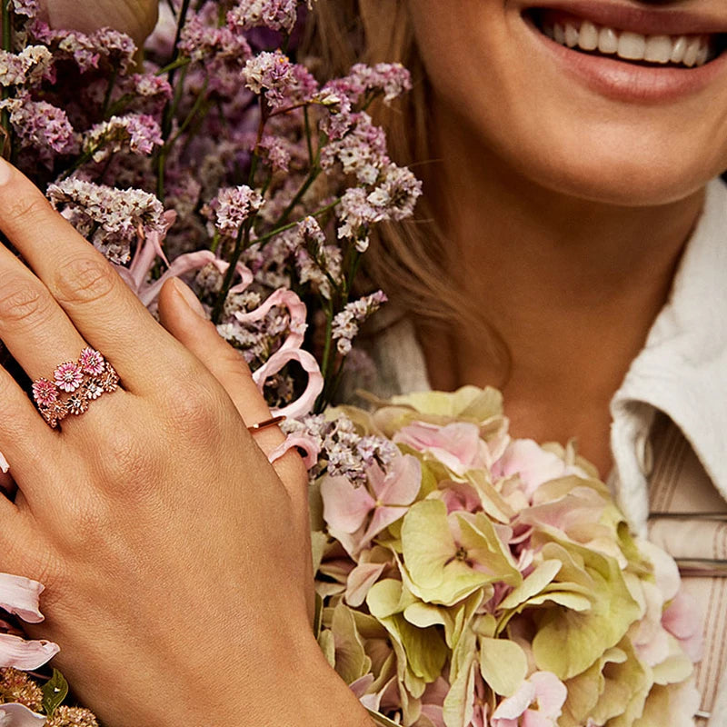 Collection daisy flower ring and matching earings