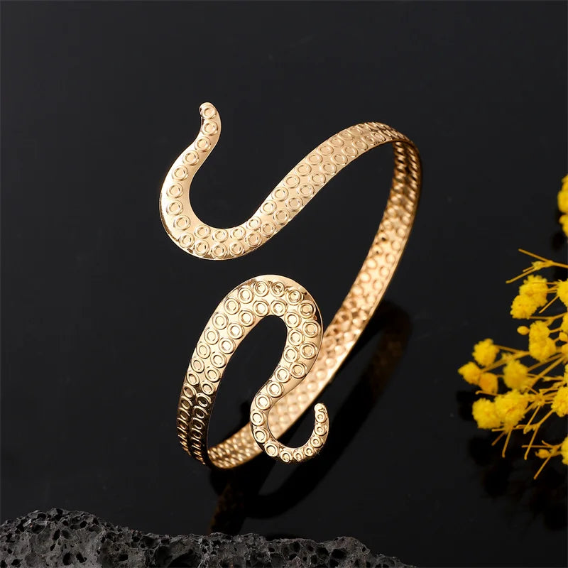 Vintage Simple Upper Arm Bracelet for Women Exaggerated Personality Octopus Animal Snake Shaped Open Cuff Bangle Fashion Jewelry