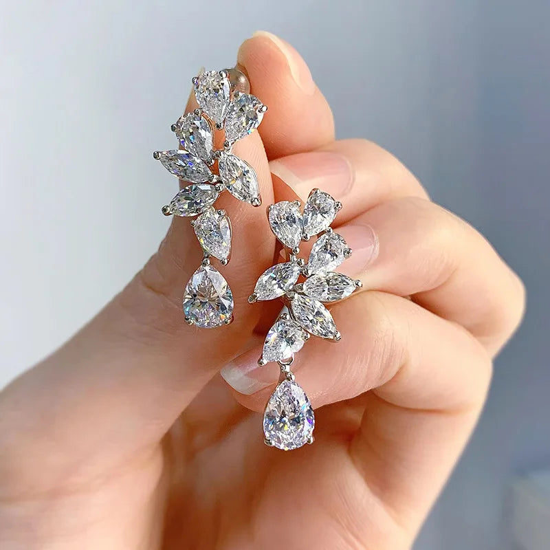 Boucles d'oreilles pendantes en feuille de moissanite